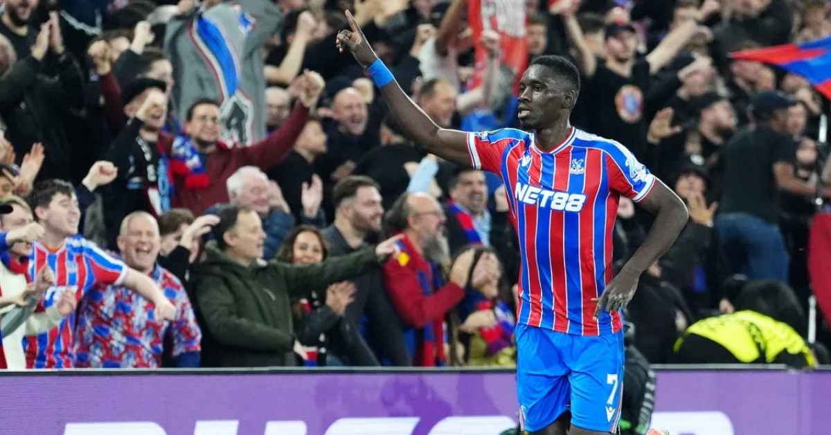 欧洲协会杯｜紫百合抢先机 水晶宫爆冷被逼和