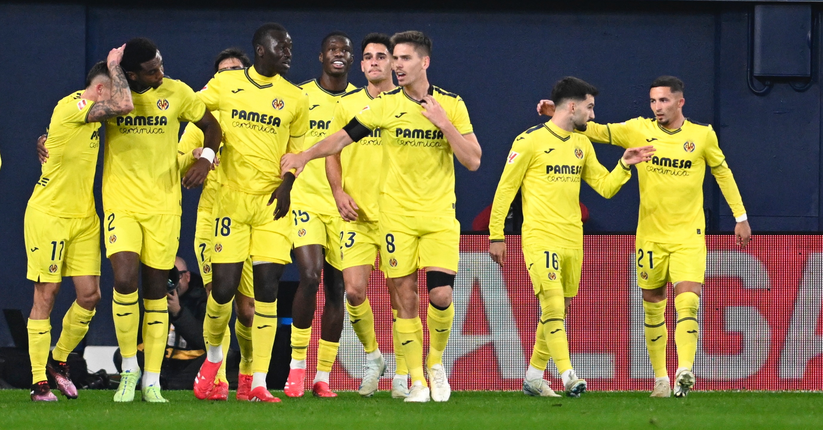 西甲｜4比1胜埃斯班诺 黄潜艇重返前4