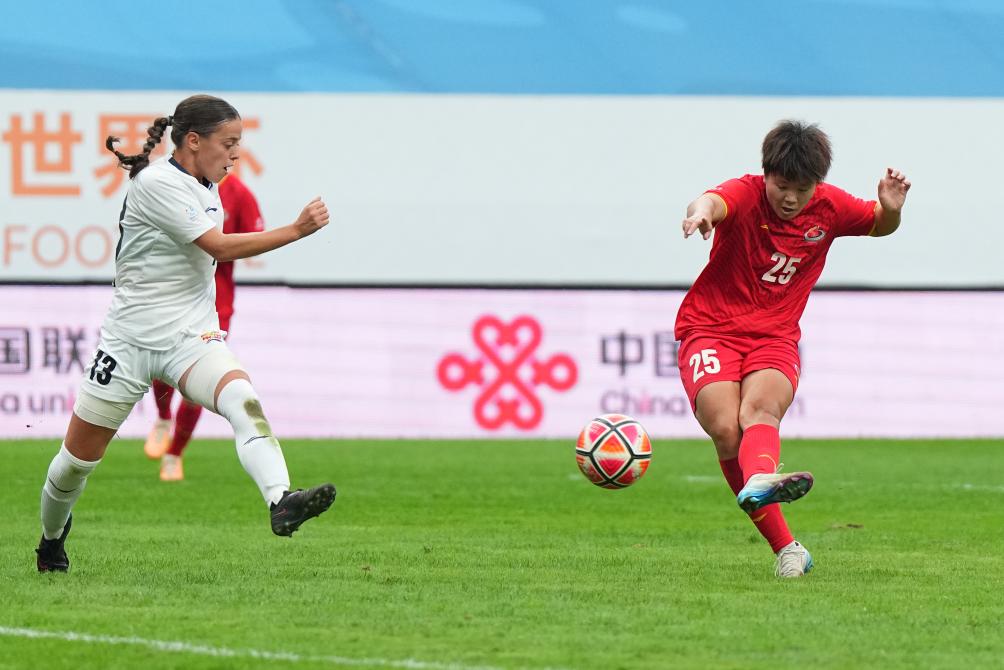 国际大体联足球世界杯：上体大女足夺得冠军