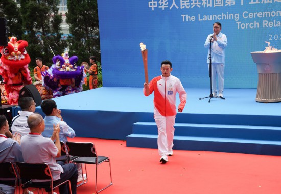 十五运会香港赛区火炬传递途经多个著名地标