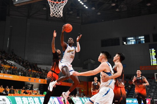CBA俱乐部杯:长沙不敌深圳 广厦获三连胜