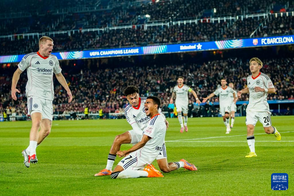 欧冠:巴塞罗那胜法兰克福