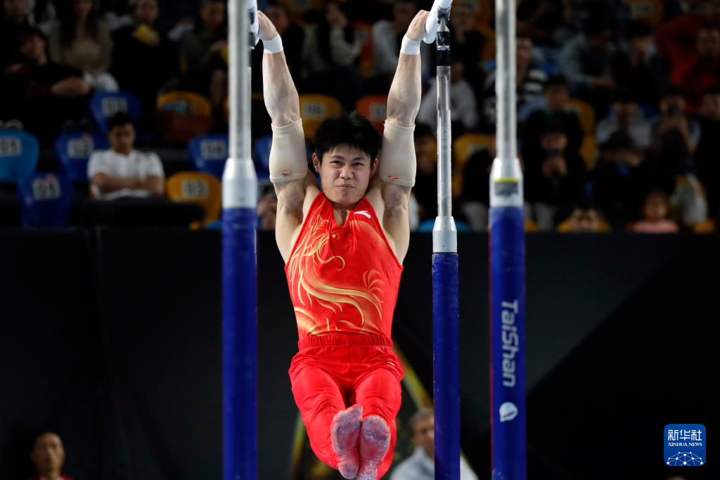 体操世界杯开罗站｜刘洋获男子双杠冠军