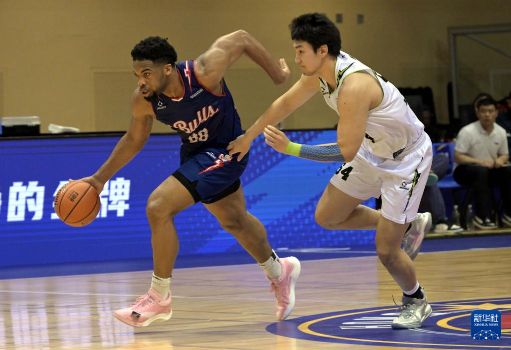 篮球——全国男子联赛：香港金牛队晋级决赛