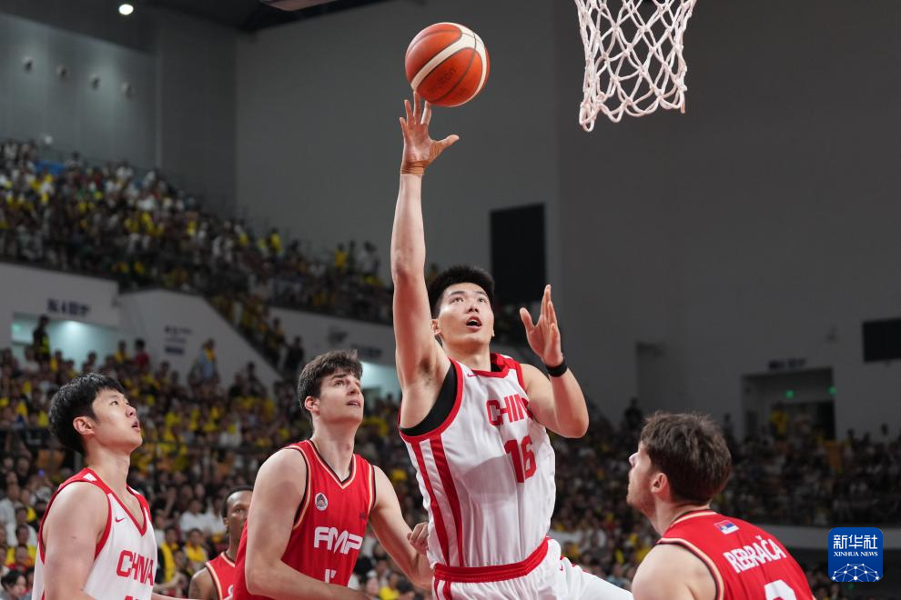 男篮热身赛:中国队胜塞尔维亚KK FMP俱乐部队
