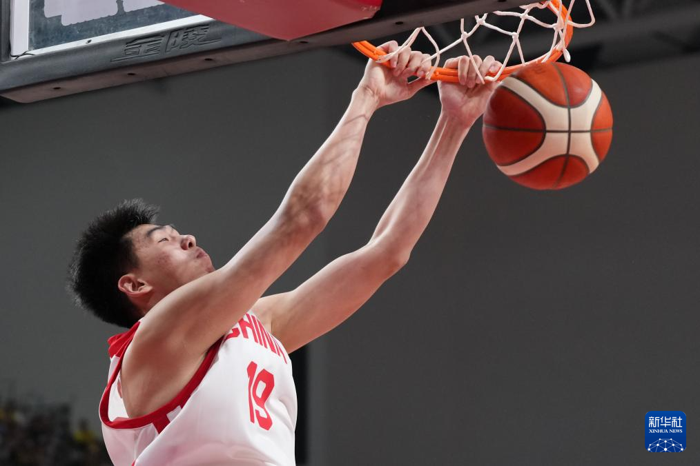 男篮热身赛:中国队胜塞尔维亚KK FMP俱乐部队