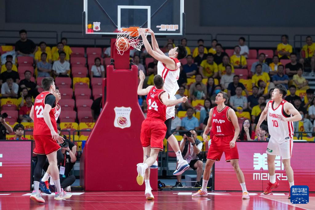 男篮热身赛:中国队胜塞尔维亚KK FMP俱乐部队